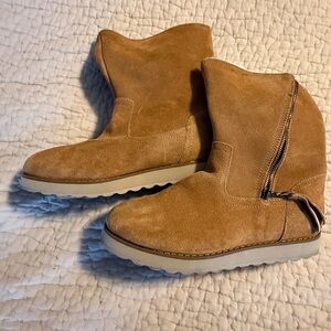 Skechers Tan Suede Winter Boots